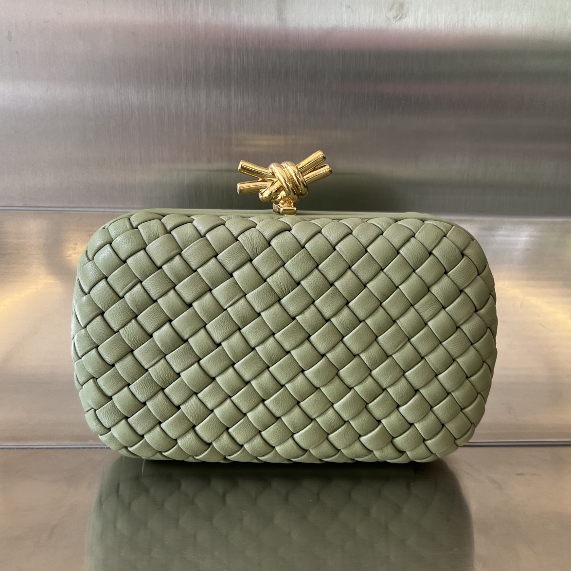 Knot Padded Intreccio Leather Clutch Bean Green